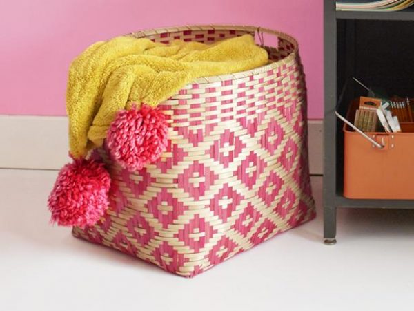 Pom Pom Blanket DIY Projects