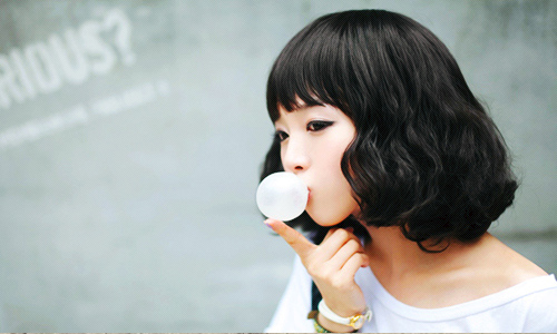 Asian Girl Bubble Gum in Singapore