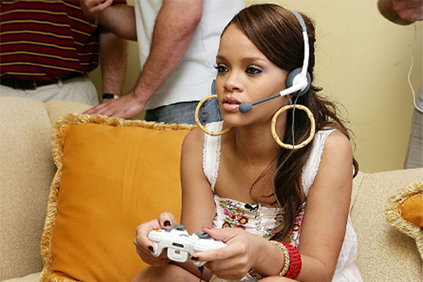 Rihanna Online Gaming