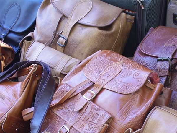 5 Fashion Tips For Rocking A Cute Handbag - Faze