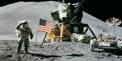 Moon Landing - Life on the moon