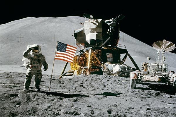 Moon Landing - Life on the moon