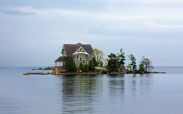 cottage on lake vacation home
