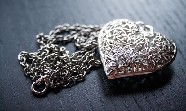 heart jewelry necklace