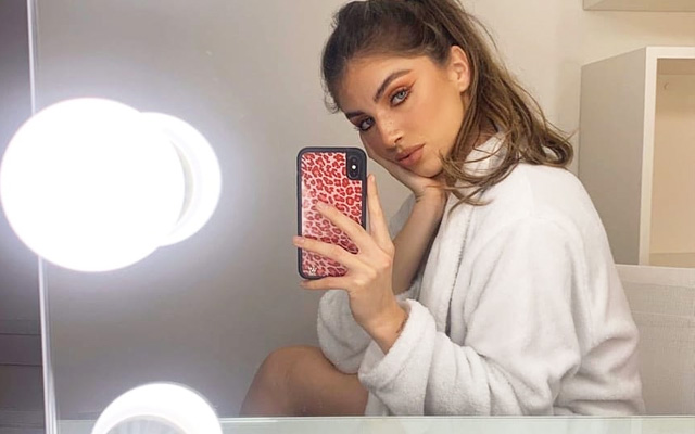 makeup lighting selfie