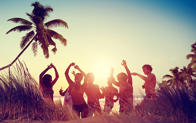beach party friends enjoy your weekend