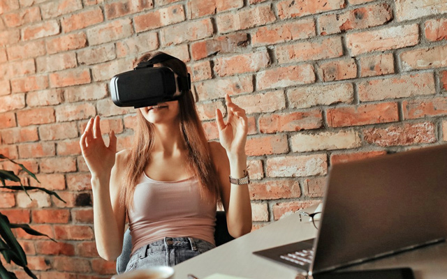 virtual reality girl cafe