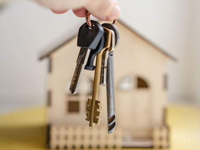 house keys invest is real estate
