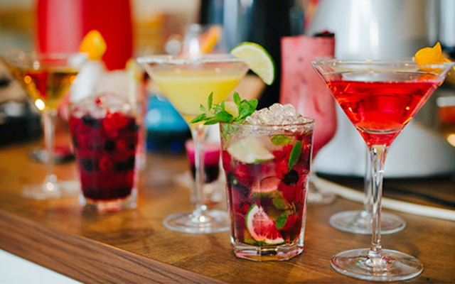 alcohol cocktail drinks