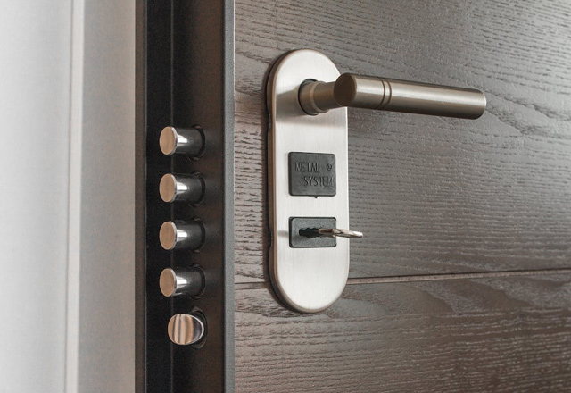 lock key door locksmith