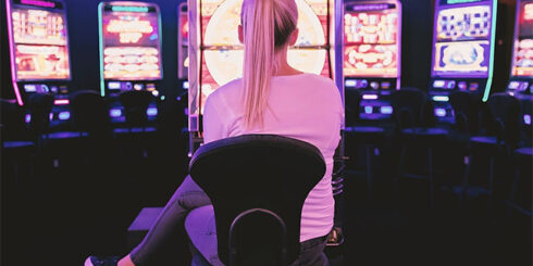 woman slots gambling problem