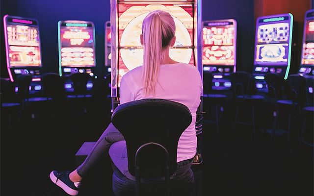 woman slots gambling problem